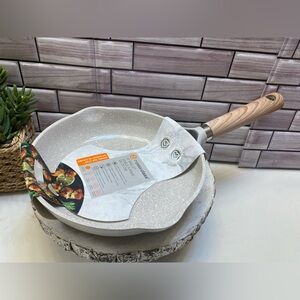 Masterclass  ❤️Cookware Skillet Frying Pan 8" Speckled cream beige nonstick  New